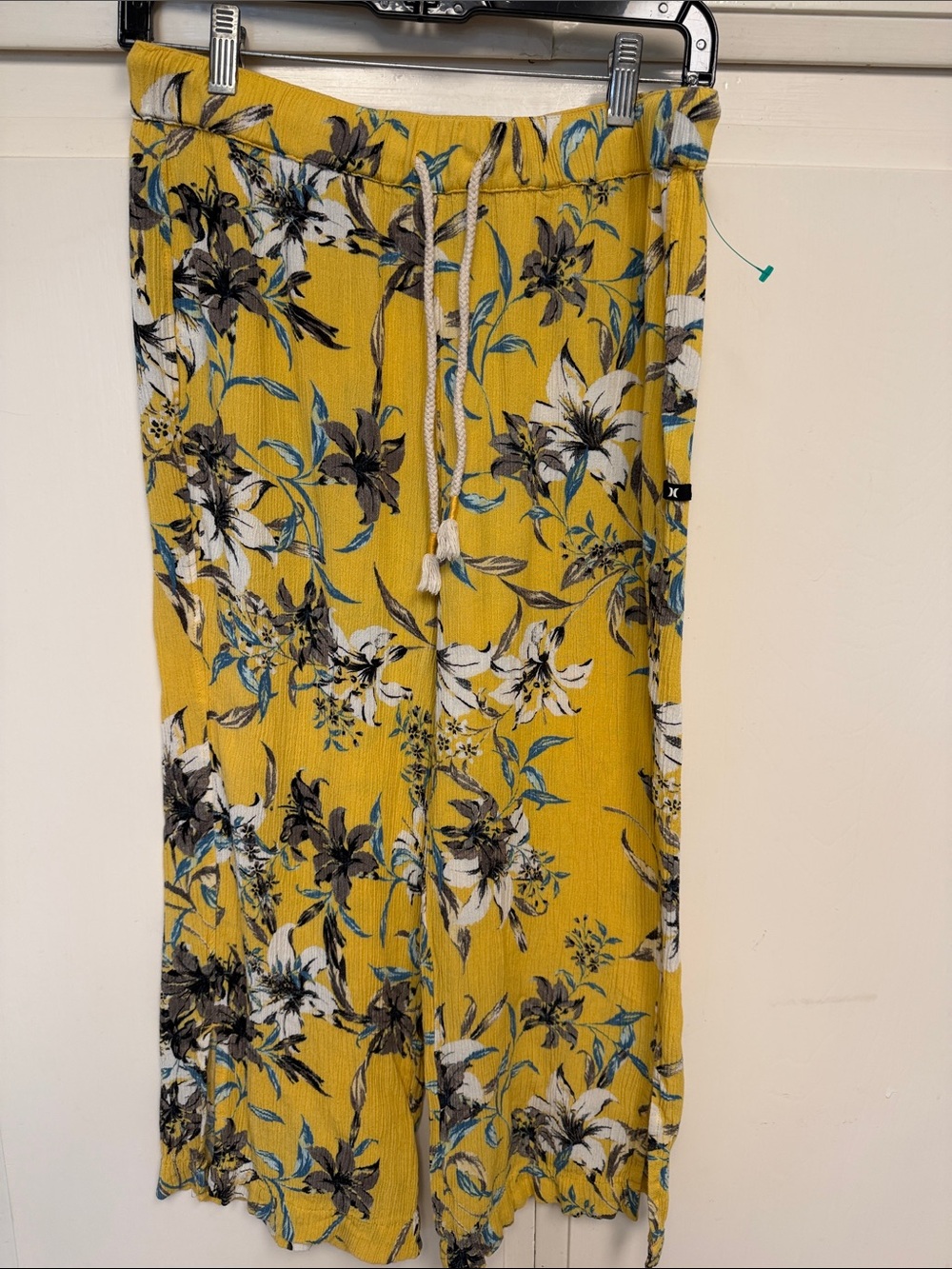 Hurley Yellow Floral Elastic-Waist Maxi Skirt